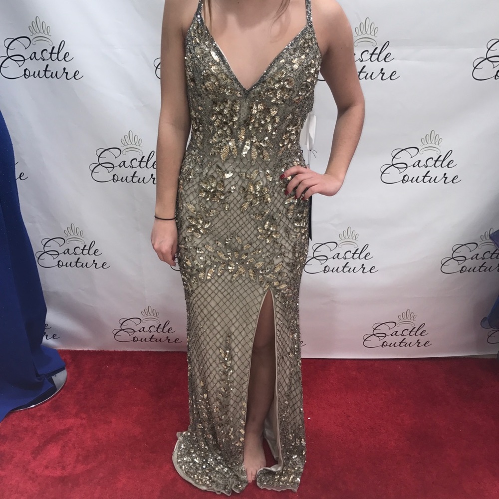 Primavera couture prom dress